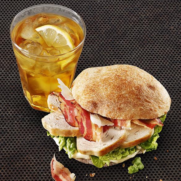 Panino Caesar + Ice tea 0,5 l